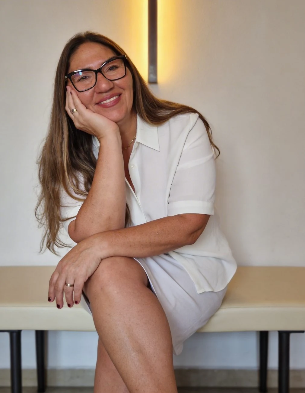 Retrato da massoterapeuta Jacqueline, da Essência do Cuidar, em Curitiba